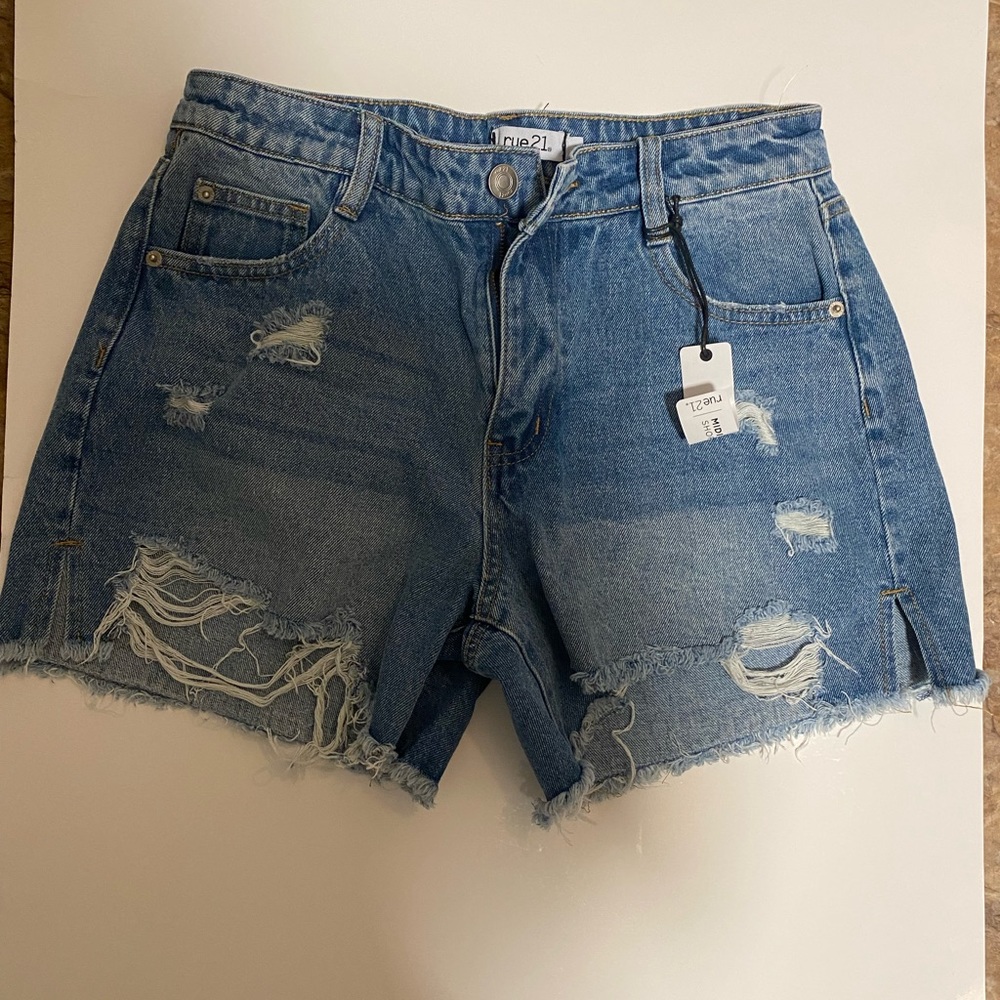 Jean shorts NWT